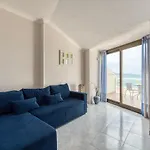 Beautiful beachfront apartament in Las Canteras